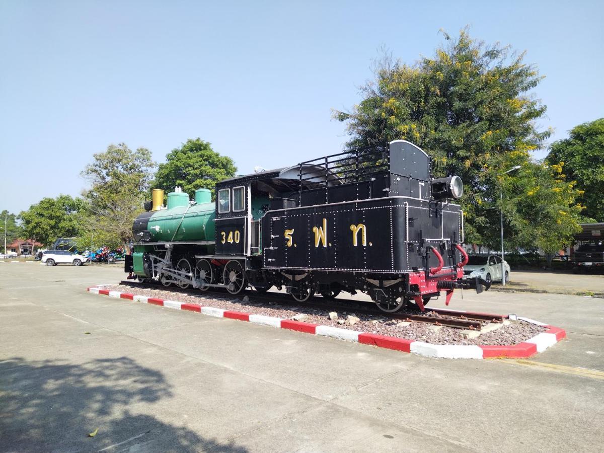 Supanich Condo Opposite The Train Station Chiangmai Chiang Mai Exterior photo